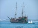 Pirátská loď na moři
